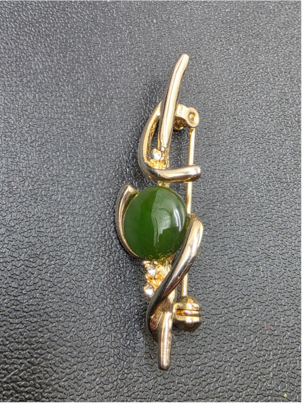 Vintage Green Cabochon Gold-Tone Brooch - Picture 4 of 9